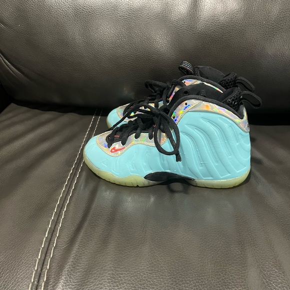 Nike - Picture 3 of 6